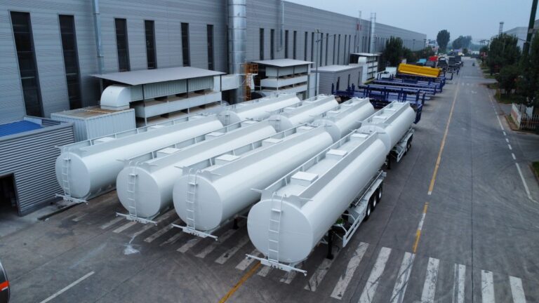 Chemical Acid Tanker Trailer - Factory Photo 4