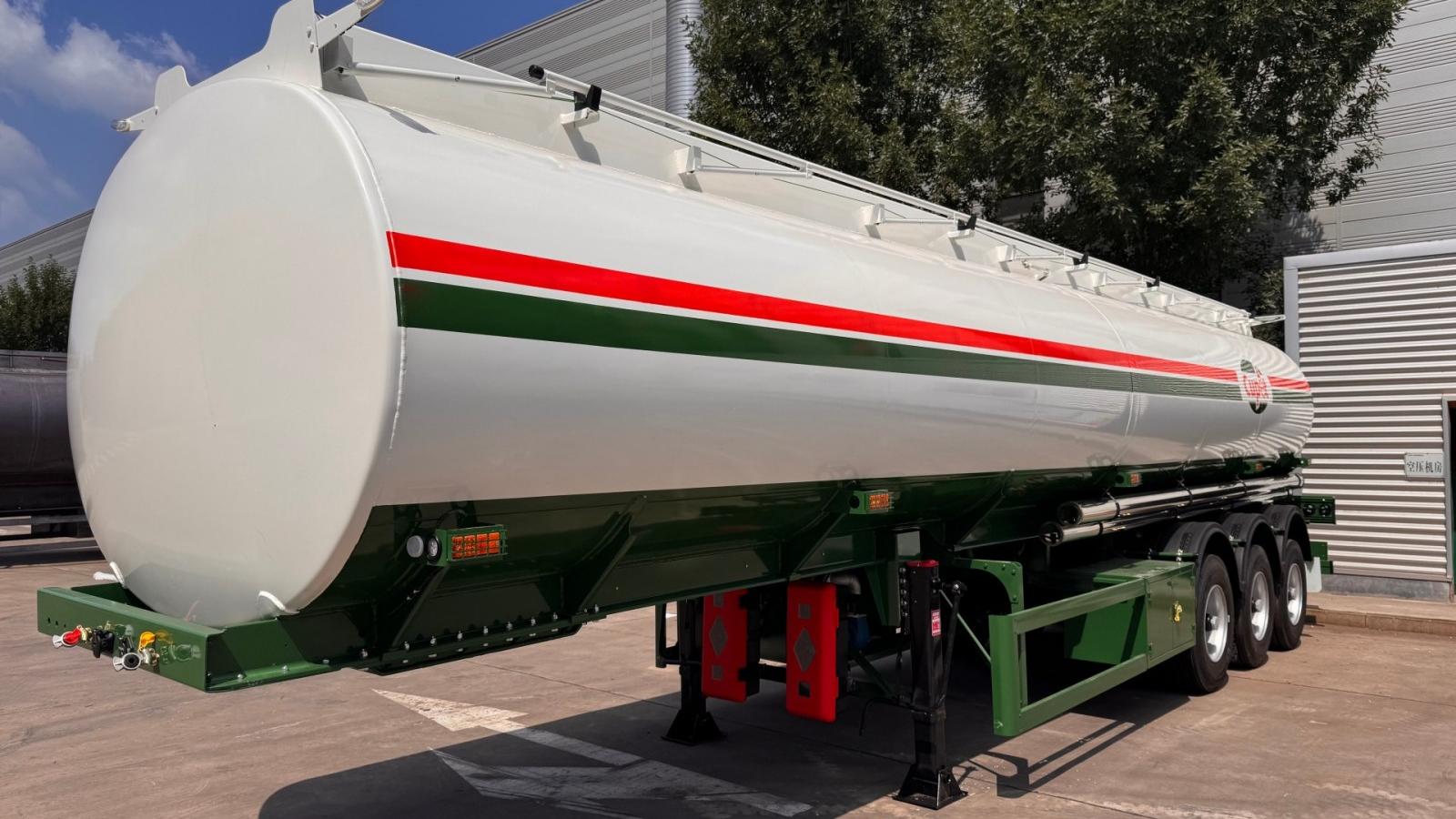 oil-trailer